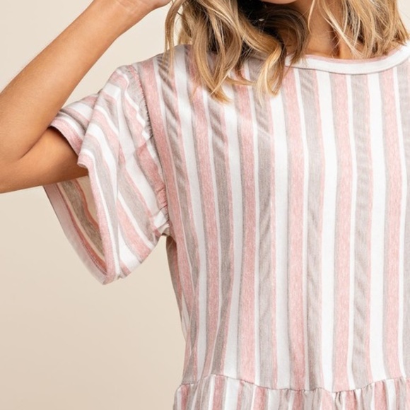 ๐ Light Mauve Striped Ruffle Top - Picture 6 of 7